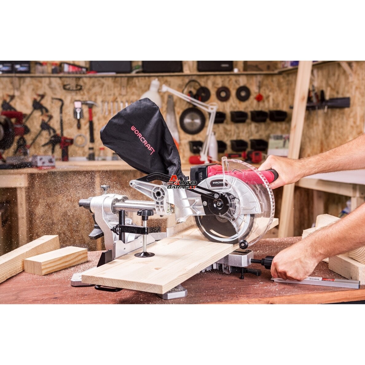 Akumuliatorinės skersinio pjovimo staklės WORCRAFT 185mm 20V LI-ION 15