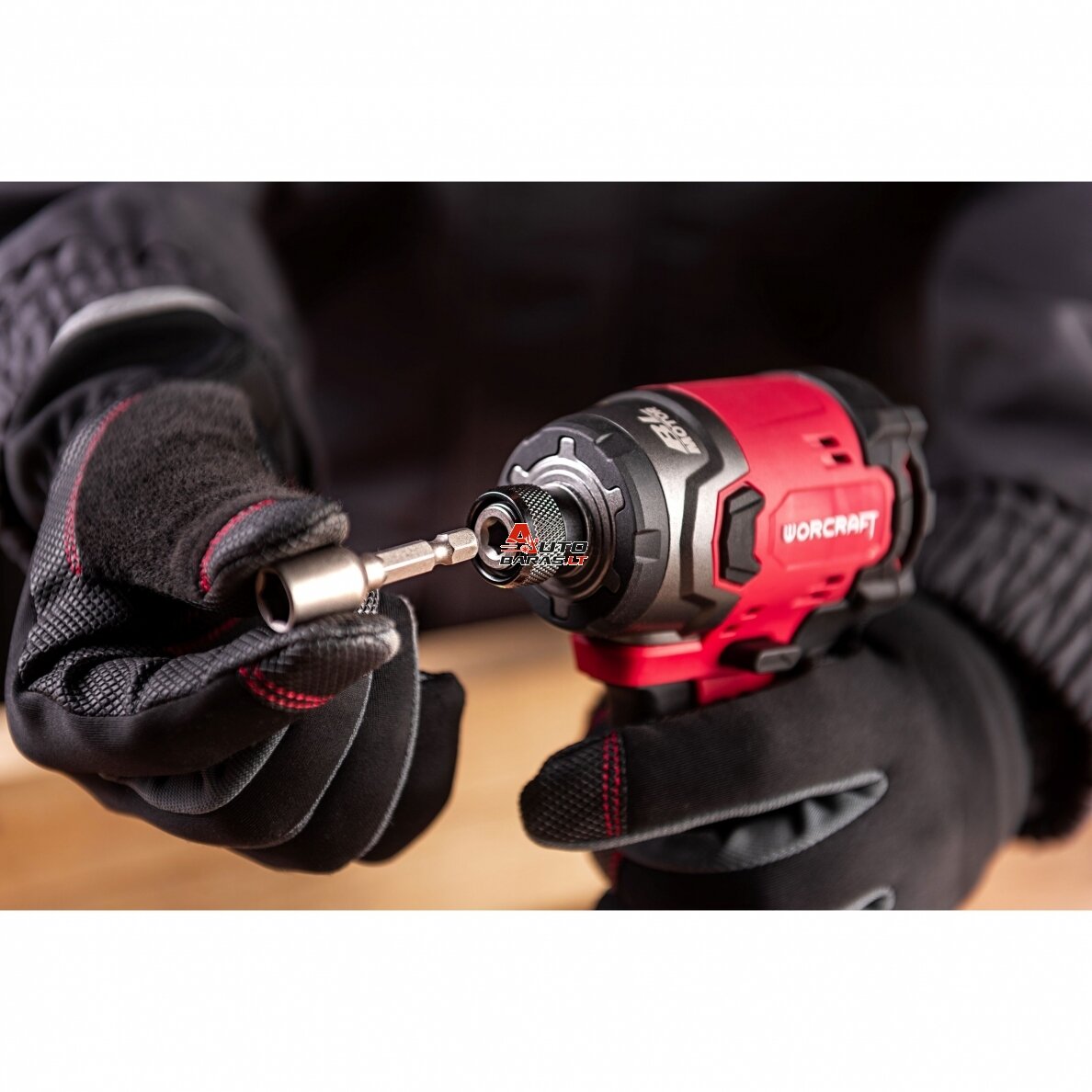WORCRAFT Akumuliatorinis smūginis suktuvas 1/4'' HEX 20V LI-ION (plastikinė dėžė) 14